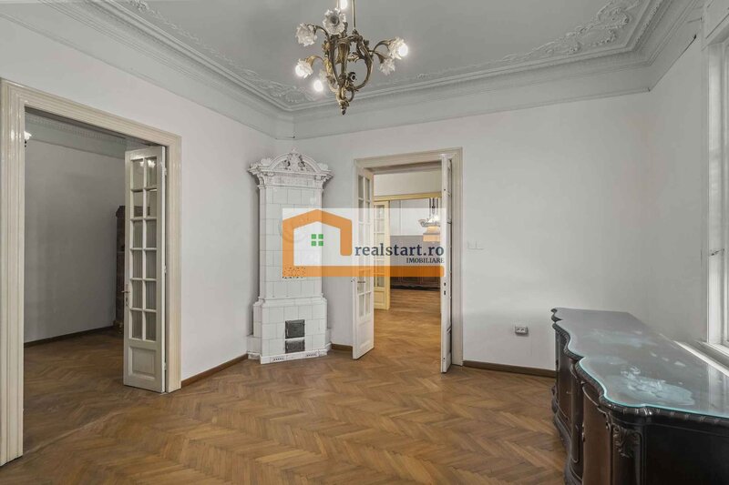 Cartierul Evreiesc, S+P+E+Pod, curte libera 300mp, ideal cabinete, birouri