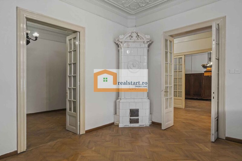 Cartierul Evreiesc, S+P+E+Pod, curte libera 300mp, ideal cabinete, birouri