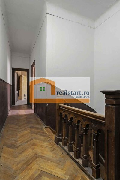 Cartierul Evreiesc, S+P+E+Pod, curte libera 300mp, ideal cabinete, birouri