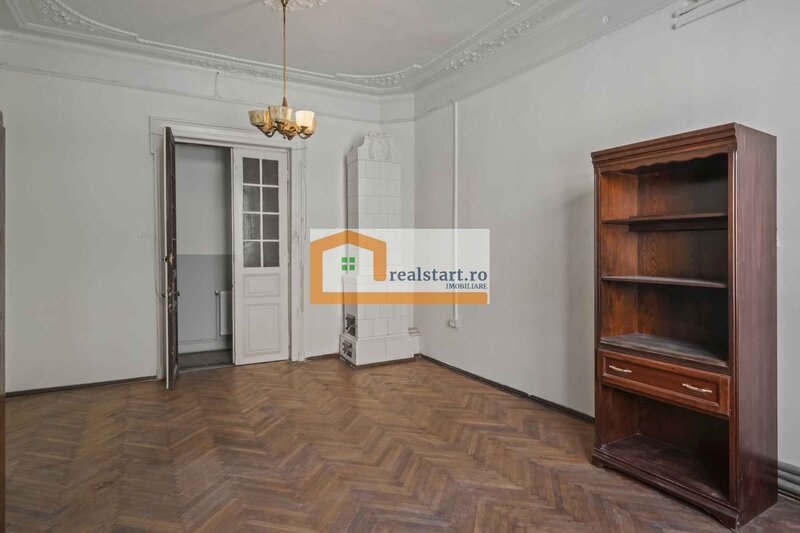 Cartierul Evreiesc, S+P+E+Pod, curte libera 300mp, ideal cabinete, birouri