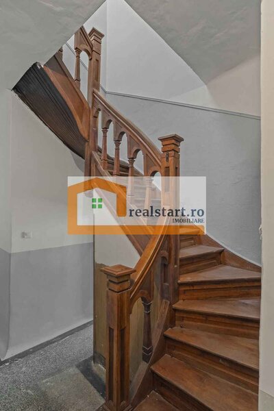 Cartierul Evreiesc, S+P+E+Pod, curte libera 300mp, ideal cabinete, birouri