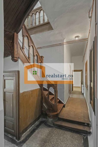 Cartierul Evreiesc, S+P+E+Pod, curte libera 300mp, ideal cabinete, birouri