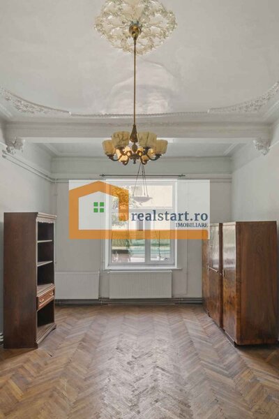 Cartierul Evreiesc, S+P+E+Pod, curte libera 300mp, ideal cabinete, birouri