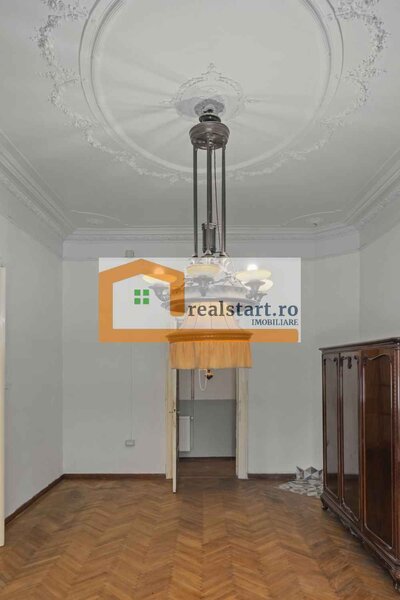 Cartierul Evreiesc, S+P+E+Pod, curte libera 300mp, ideal cabinete, birouri