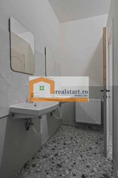 Cartierul Evreiesc, S+P+E+Pod, curte libera 300mp, ideal cabinete, birouri