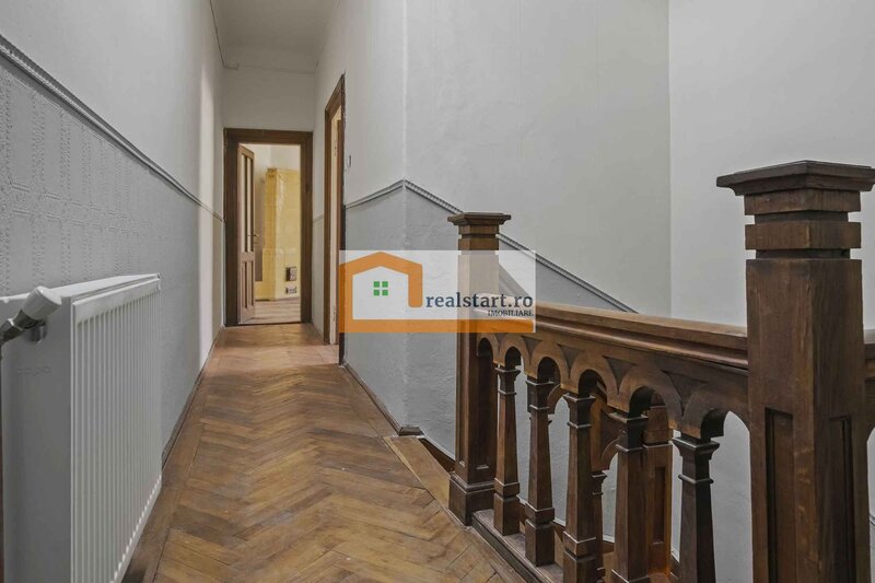 Cartierul Evreiesc, S+P+E+Pod, curte libera 300mp, ideal cabinete, birouri